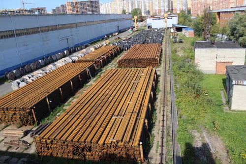 Открытая площадка 10000 м², Склад, Под кранами
