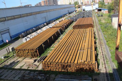 Открытая площадка 10000 м², Склад, Под кранами